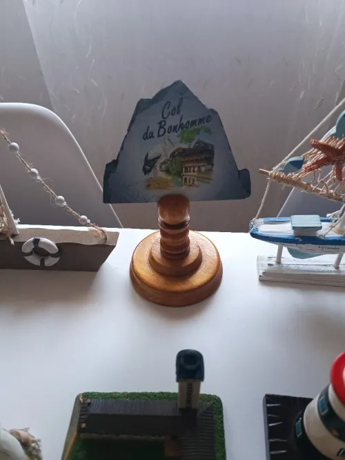Collections variée d'objets de décoration sur le thème marin