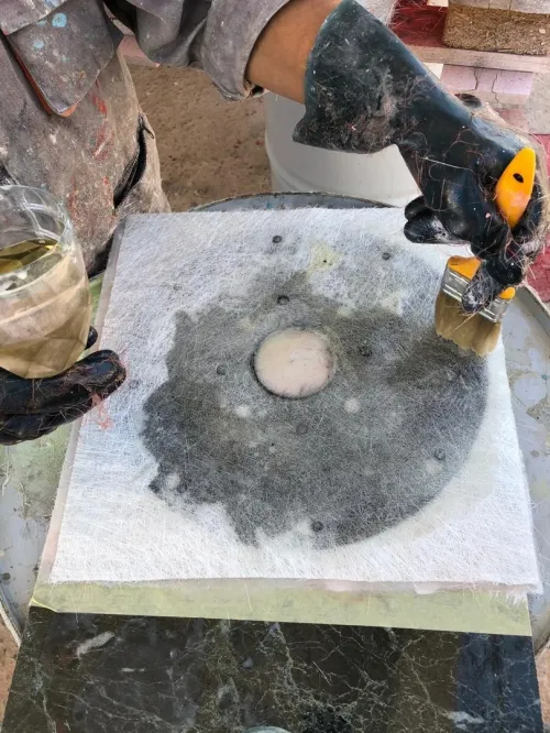 Réparation en PRV / GRP Fibre de verre / fiberglass / Citernes / cuves / conduites / tuyaux