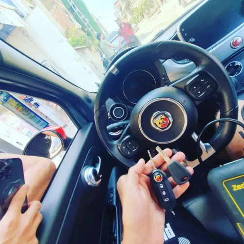 صنع جميع أنواع مفاتيح السيارات والمنازل والمصاعد الهوائية و مرحبا بكم عند cle pro draria sebala 