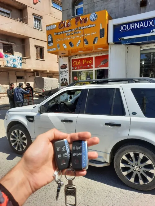 صنع جميع أنواع مفاتيح السيارات والمنازل والمصاعد الهوائية و مرحبا بكم عند cle pro draria sebala 