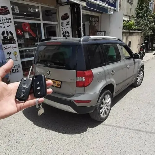 صنع جميع أنواع مفاتيح السيارات والمنازل والمصاعد الهوائية و مرحبا بكم عند cle pro draria sebala 