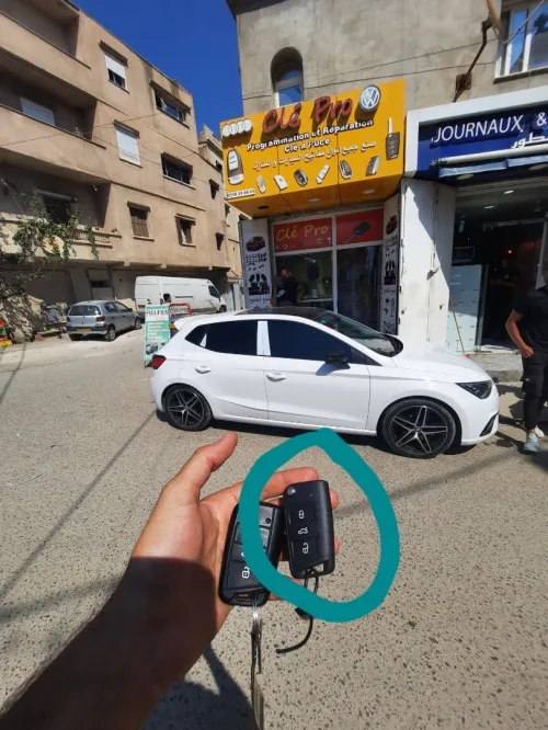 صنع جميع أنواع مفاتيح السيارات والمنازل والمصاعد الهوائية و مرحبا بكم عند cle pro draria sebala 