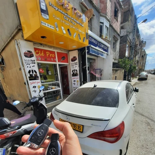 صنع جميع أنواع مفاتيح السيارات والمنازل والمصاعد الهوائية و مرحبا بكم عند cle pro draria sebala 