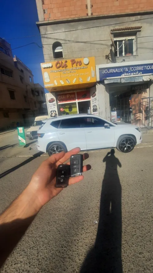 صنع جميع أنواع مفاتيح السيارات والمنازل والمصاعد الهوائية و مرحبا بكم عند cle pro draria sebala 