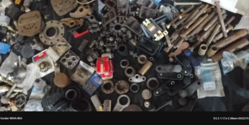 Lot des pièces détachées poids lourds