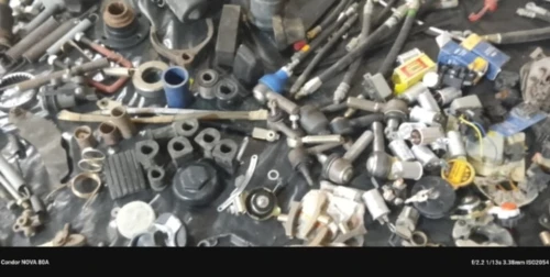 Lot des pièces détachées poids lourds