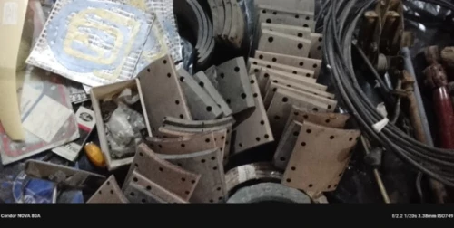 Lot des pièces détachées poids lourds