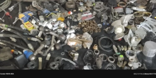 Lot des pièces détachées poids lourds