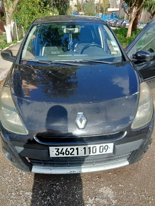 Renault Clio 3 2010 Night and day