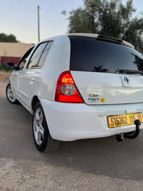 Renault Clio Campus 2015 Mongol