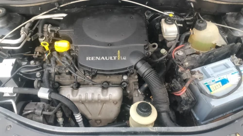 Dacia Logan 2011 لاتوت