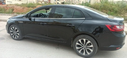 Renault Megane 4  2023 Itens
