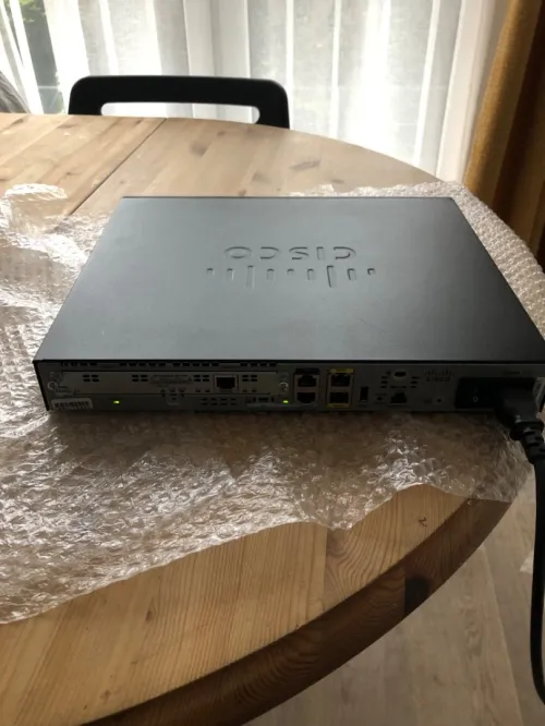 Routeur Cisco 1921 -SEC K-9