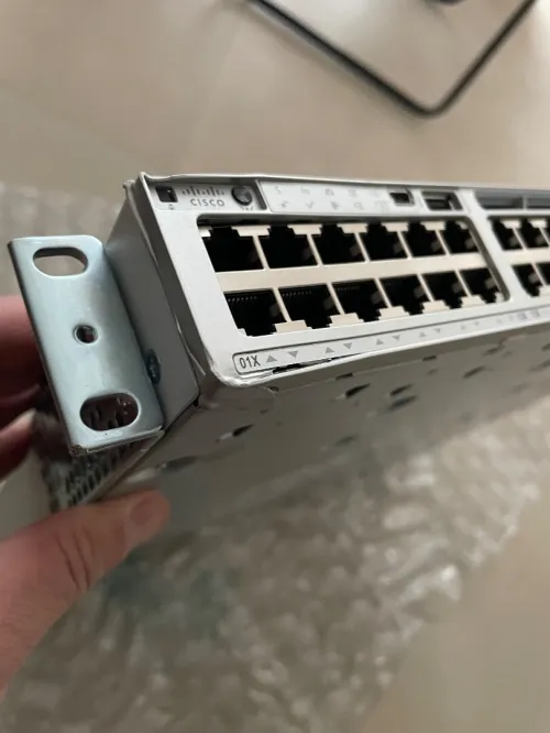 Cisco C9300-48P-A (POE)
