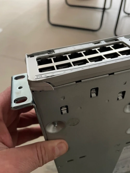 Cisco C9300-48P-A (POE)