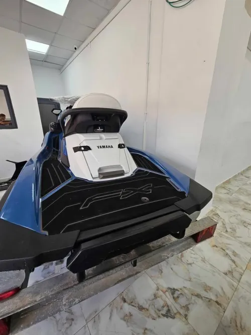 YAMAHA WAVE RUNNER