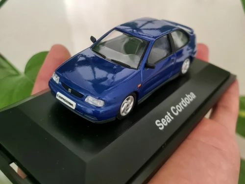 Voiture miniature 