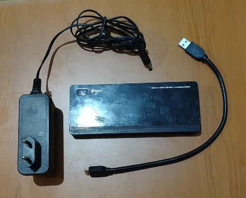 Rack HDD, Usb Hub, Carte PCIe 6sata, RAM ddr3, Laptop cooling pad et cables sata.