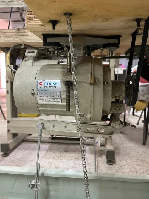 Machine bordeuse