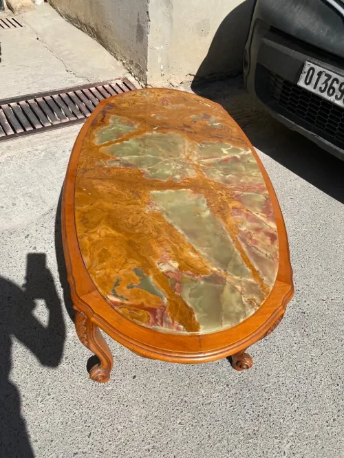 Table basse en marbre et bois de merisier