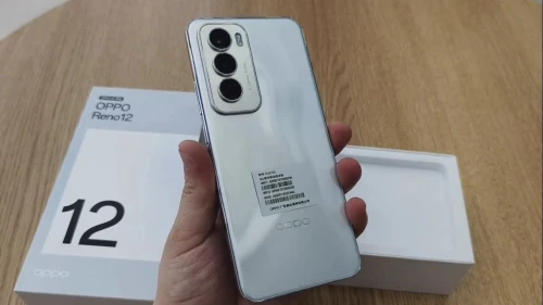 OPPO Reno 12