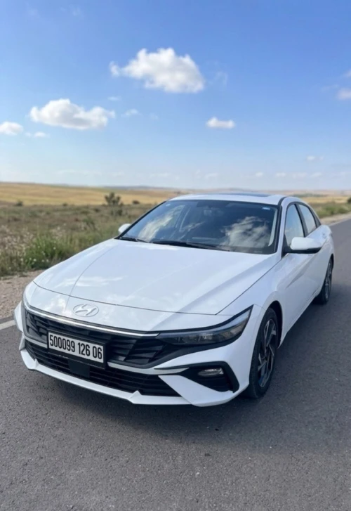 Hyundai ELANTRA 2026 GLX LUX