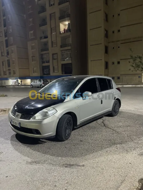 Nissan Tiida 5 portes 2008 Tiida 5 portes