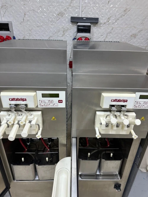 Machine professionnelle glace soft Catabriga