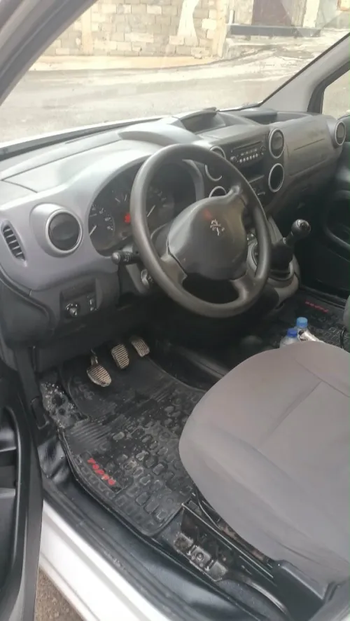 Peugeot Partner 2015 Partner b9
