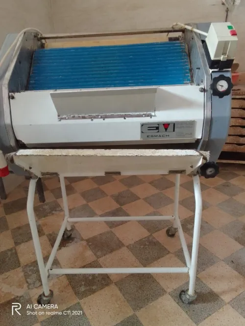 à vendre toutes matérielle de la boulangerie complet    