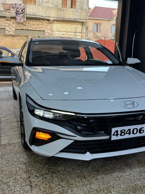 Hyundai Elantra 2025 