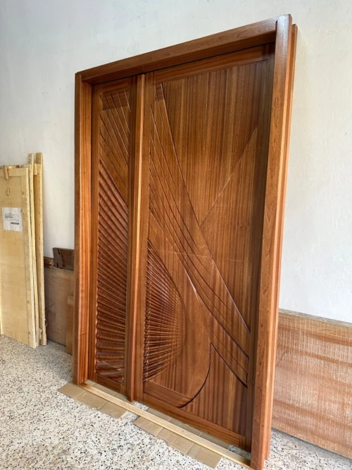 Porte D'entrée Bois Noble Sapelli Sculpter