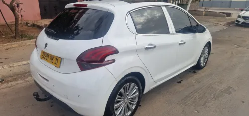 Peugeot 208 2016 Access Facelift