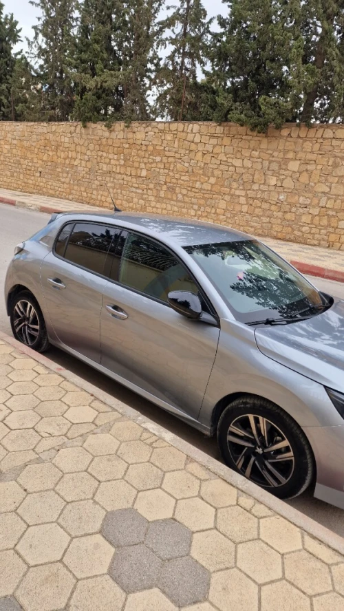 Peugeot 208 2023 Allure Pack