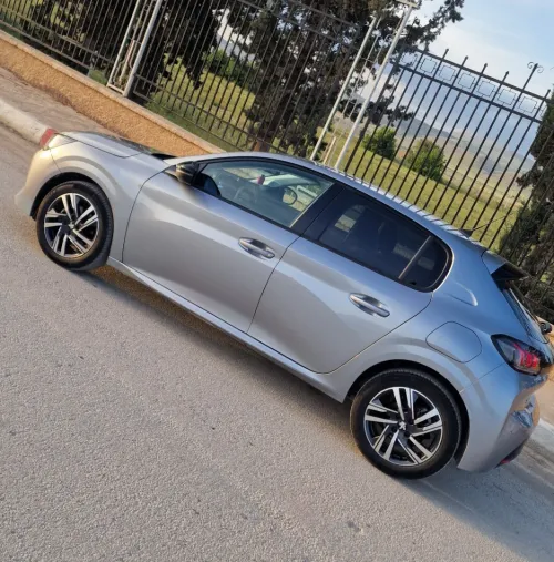 Peugeot 208 2023 Allure Pack