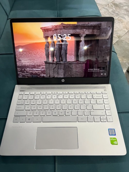 Hp pavilion i7 7 gen ram 8 256 ssd Etat 9/10