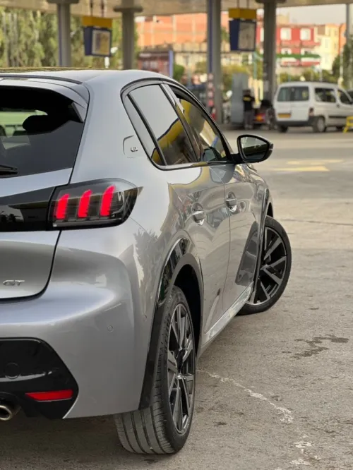 Peugeot 208 2023 GT