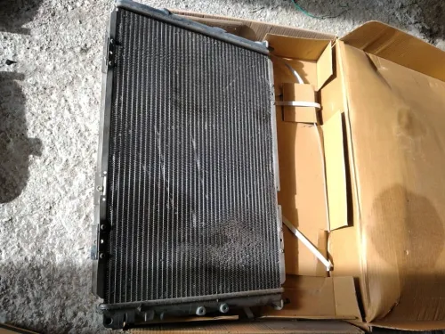 Radiateur et phares MEGANE 1 1.9