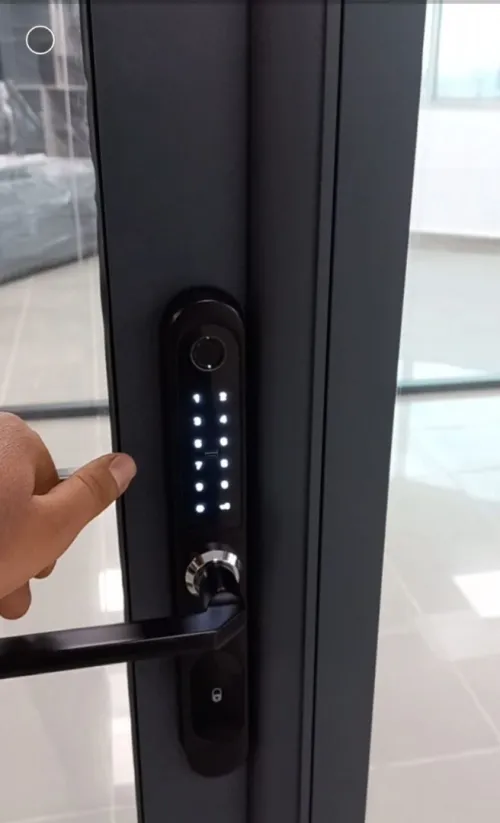 Serrure intelligente pour porte en aluminium/PVC 