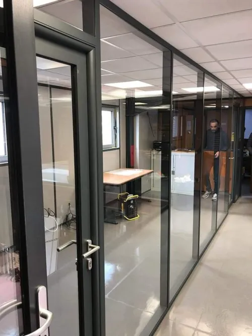 Séparation de beraux cloison amovible