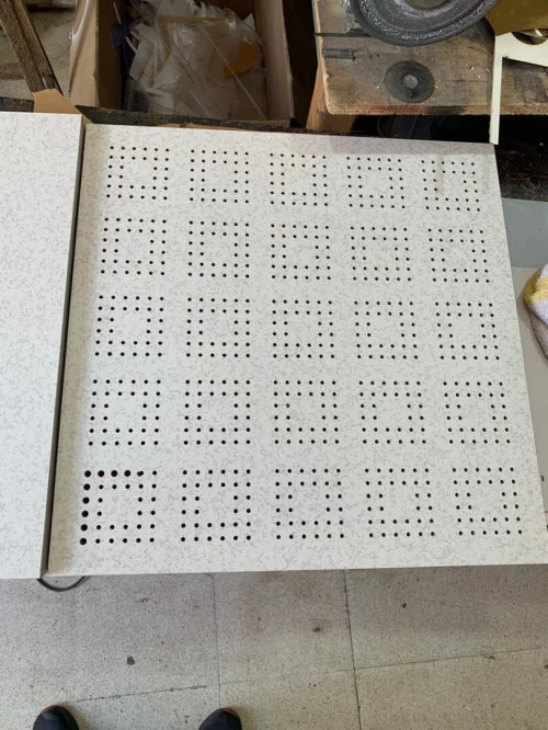 Plancher technique surélevé