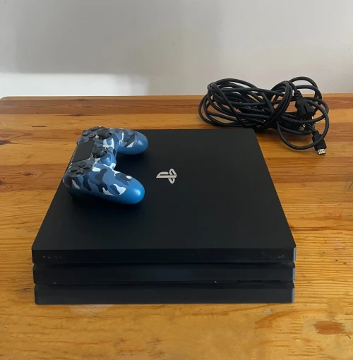 PLAYSTATION 4 PRO 1TO FLACHER AVEC CD VERSION ACTUELLE 12.02 AVEC 17 JEUX PRODUITS EUROPÉEN (SUÉDE)