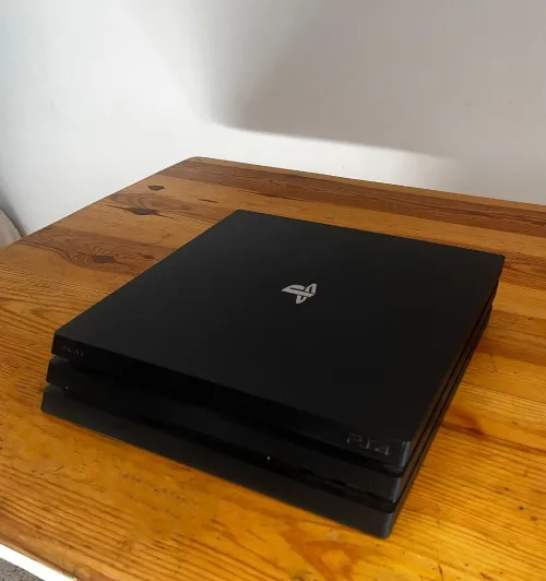 PLAYSTATION 4 PRO 1TO FLACHER AVEC CD VERSION ACTUELLE 12.02 AVEC 17 JEUX PRODUITS EUROPÉEN (SUÉDE)