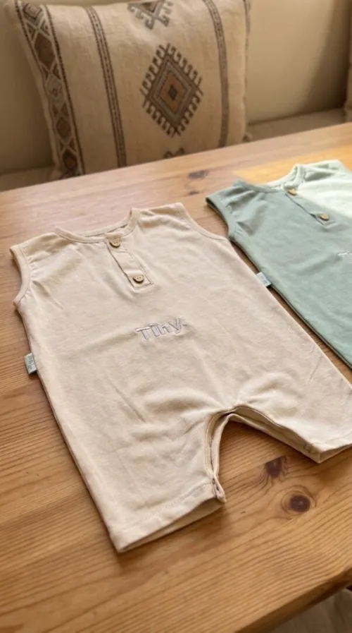 Grenouillère Tiny pour bébé 100% coton