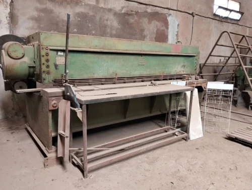 MACHINE CISAILLE INDUSTRIELLE