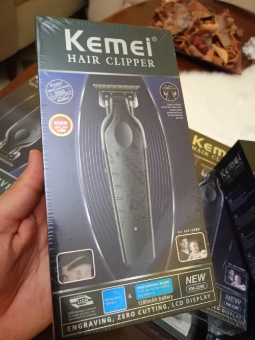 Tondeuse kemei 2299 original 10w Vente au détail, quantité disponible
