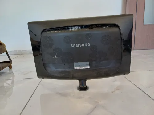 Écran d'ordinateur et télévision