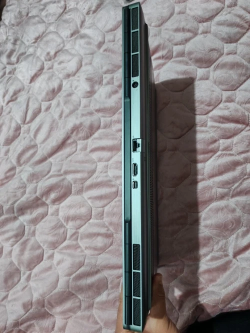 DELL Précision 7750i7-10th 16Go DDR4 512 GO SSD 17" 4K RTX 3000 6GB 150 000 DA Négociable