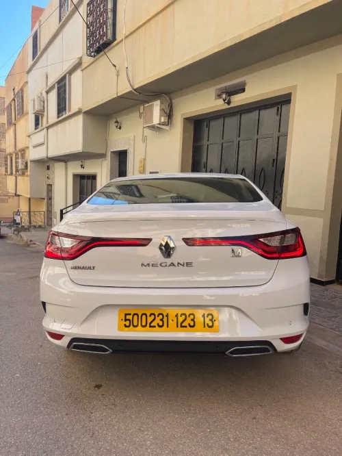 Renault Megane 4  2023 Itens