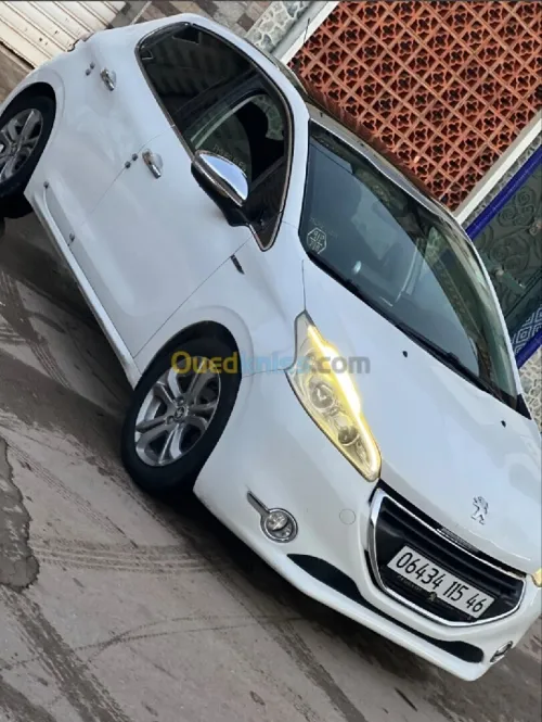Peugeot 208 2015 Allure